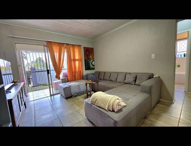 2 BEDROOM TOWNHOUSE FOR SALE IN RACEVIEW